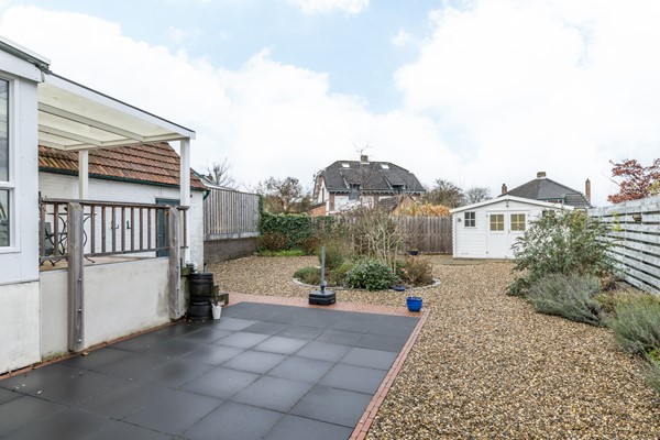 Foto - Te koop: Instapklare, monumentale woning met ruime woonkamer, tuinkamer en echte Amerikaanse veranda op een ruim perceel in Landgraaf.